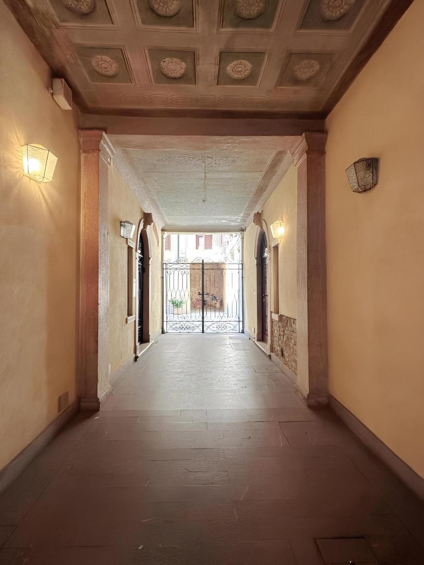 Elle Palace - Simply Elegant *