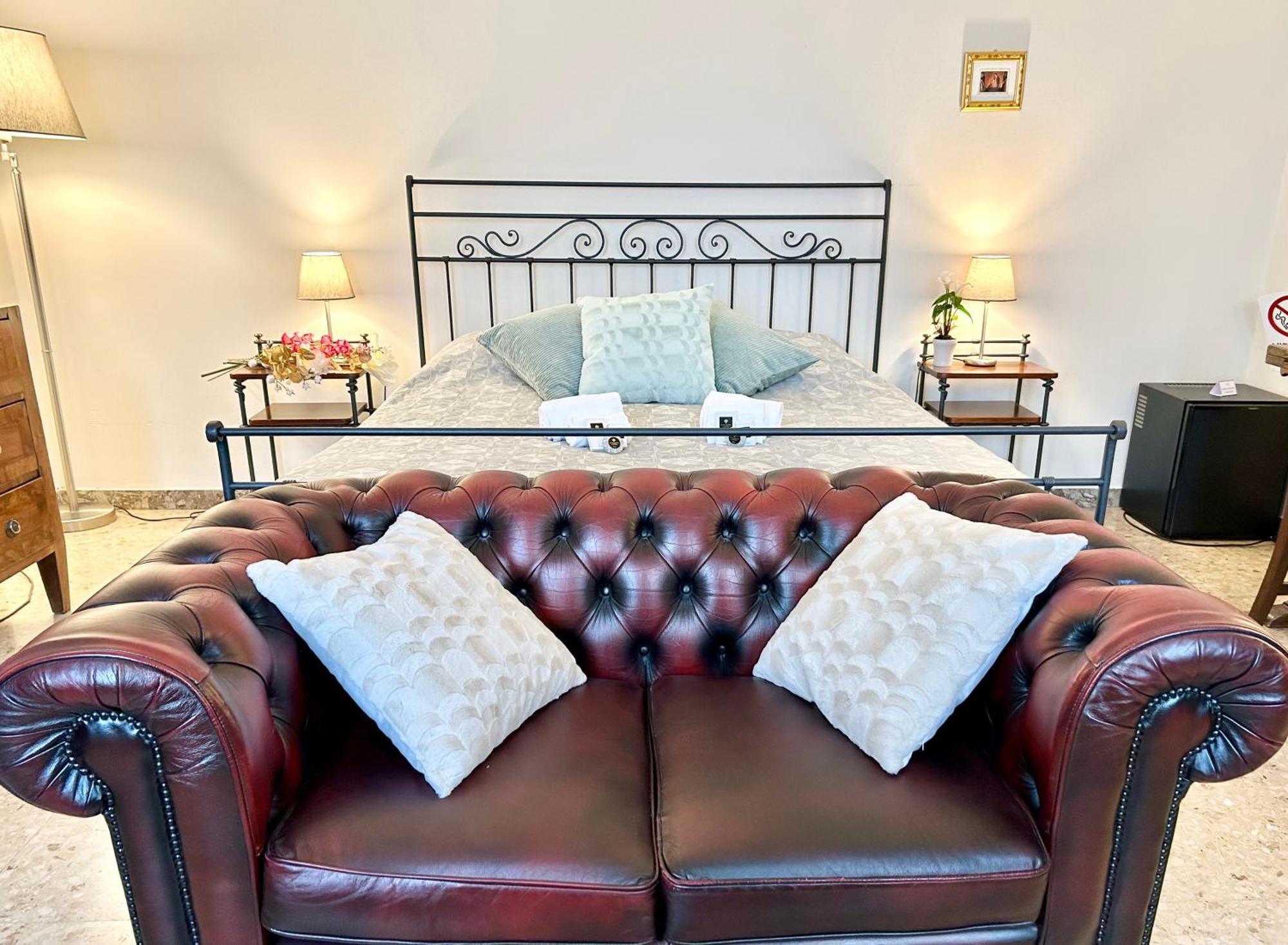 Elle Palace - Simply Elegant