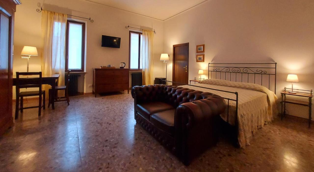 Elle Palace - Simply Elegant * Verona